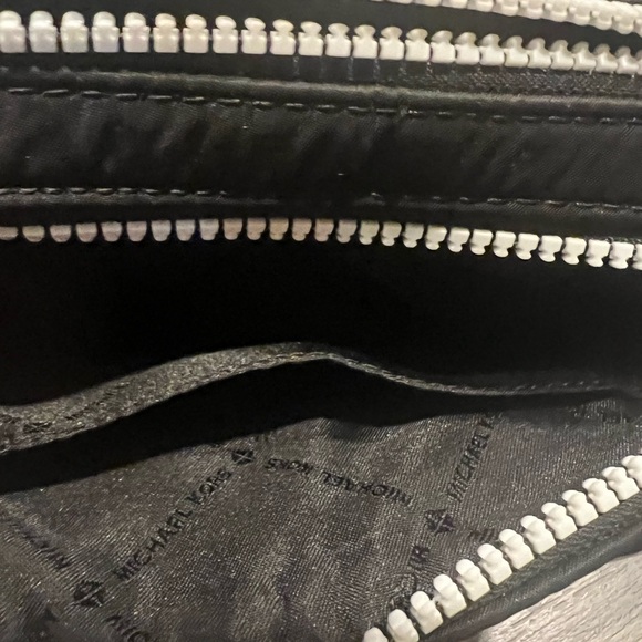 Michael Kors crossbody bag - Picture 6 of 7